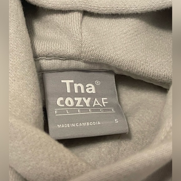 Aritzia TNA Perfect Hoodie - Picture 2 of 3